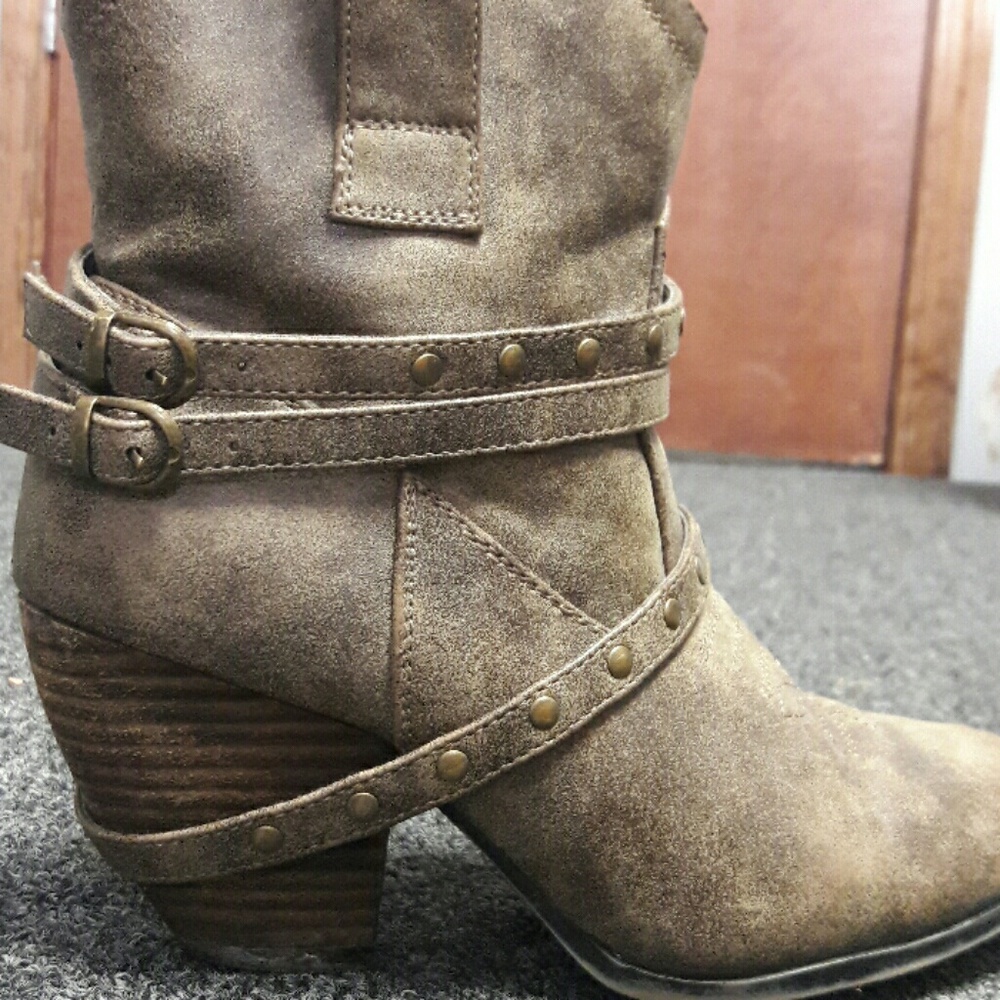 ankle boots