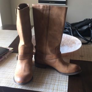 Gianni Bini mid calf boot!