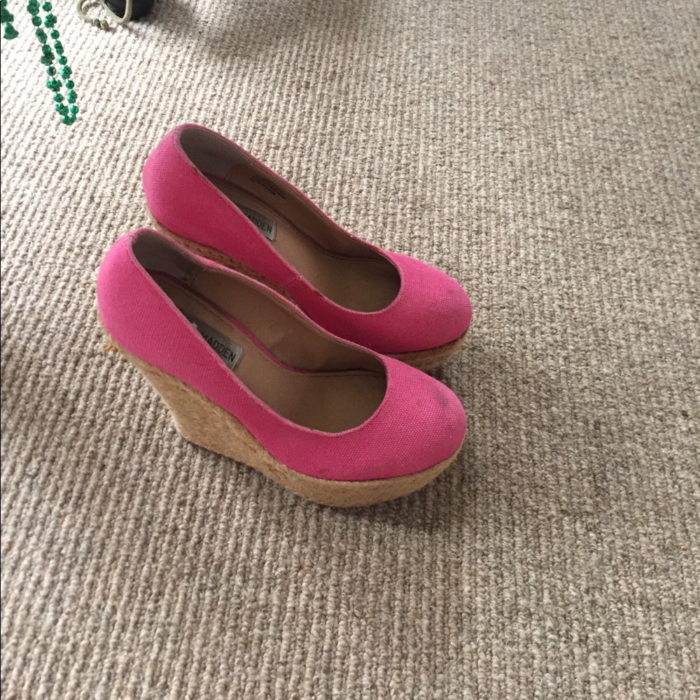 Steve Madden pink wedges