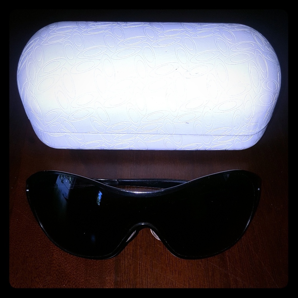 OAKLEY sunglasses
