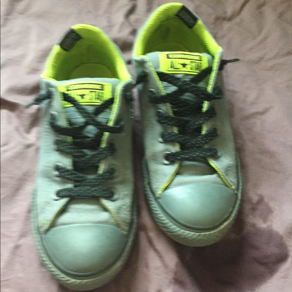 Boys shoes