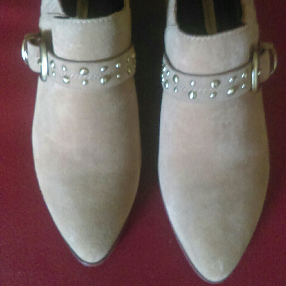 BCBG Generation Flats