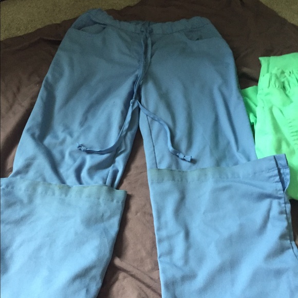 Scrub set - Picture 4 of 5