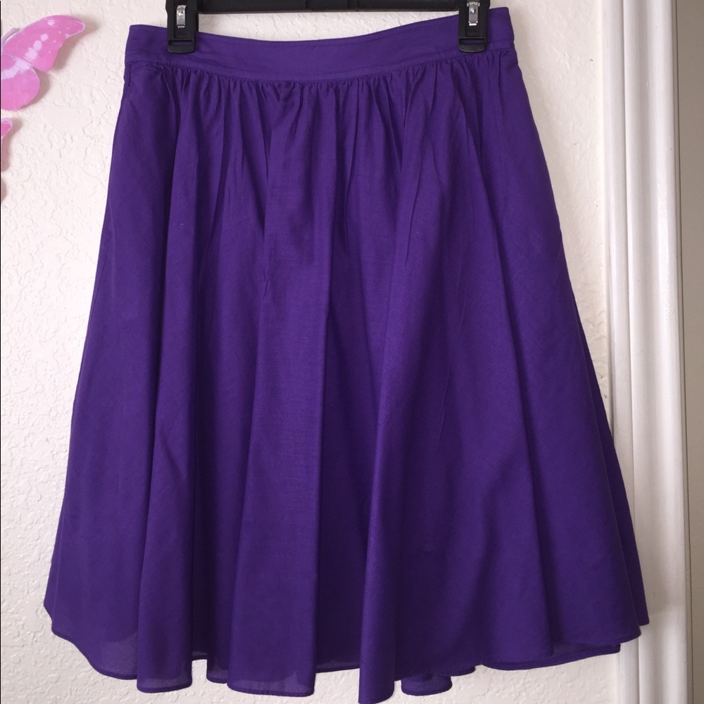 J.crew high waisted skirt with 2 side pockets.