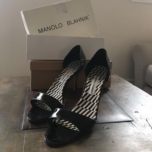 Classic Blahnik d'orsay Pump