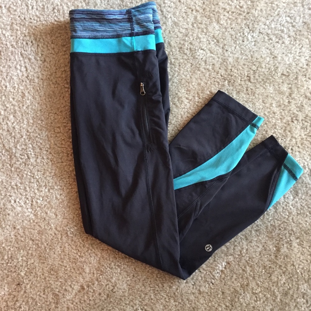 Lululemon 7/8 Tights -black w/ blue mesh