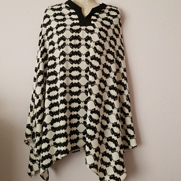EVERLEIGH FREE FLOWING TOP/ NO SLEEVES - Picture 1 of 7