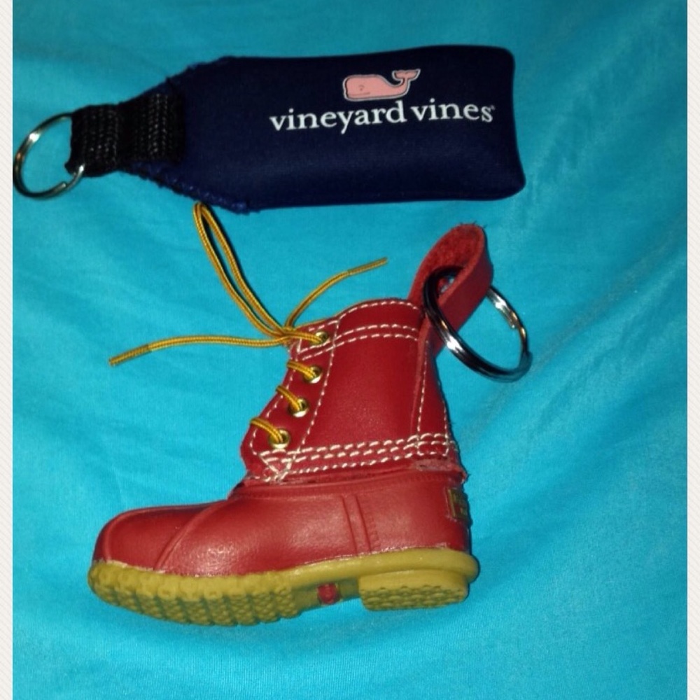 Vineyard vines keychain & LL Bean red keychain