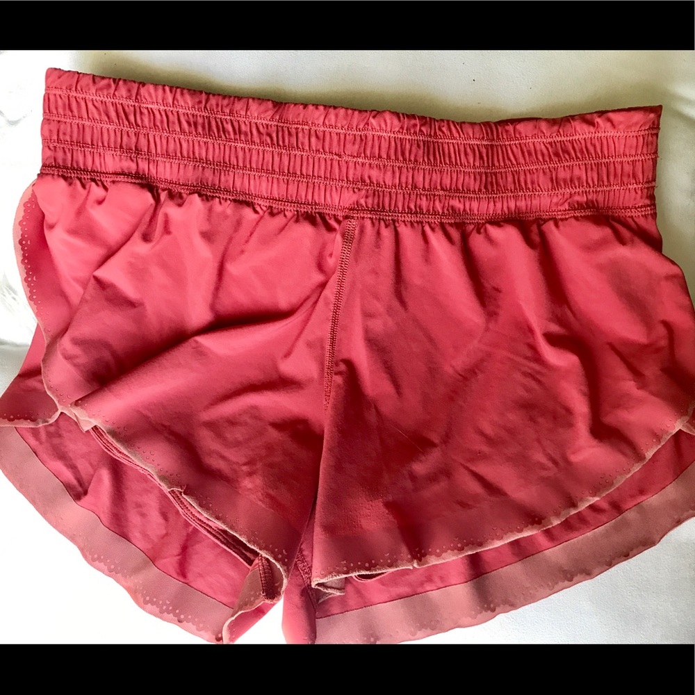 ✨LuLuLemon running shorts✨