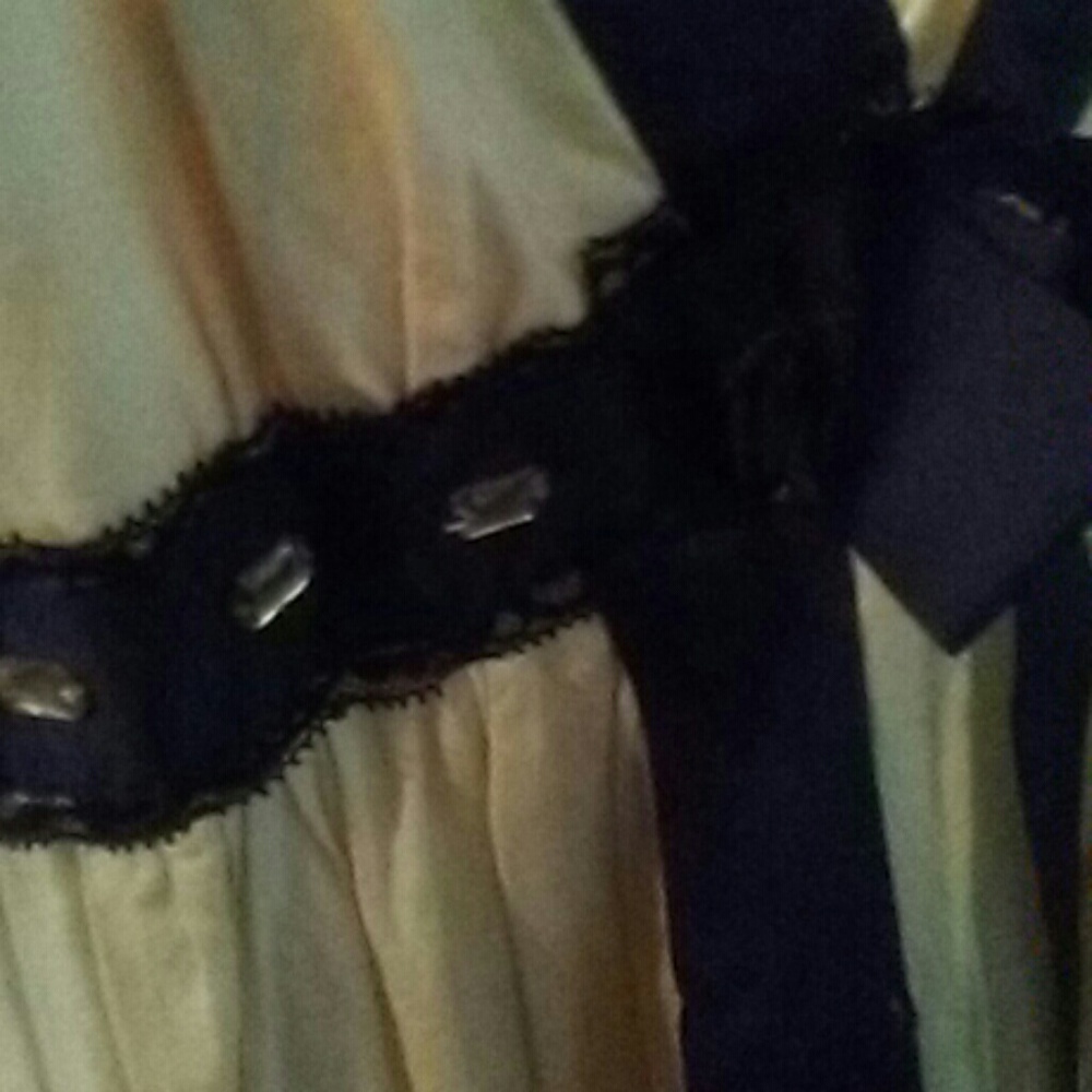 Dress - Picture 2 of 4