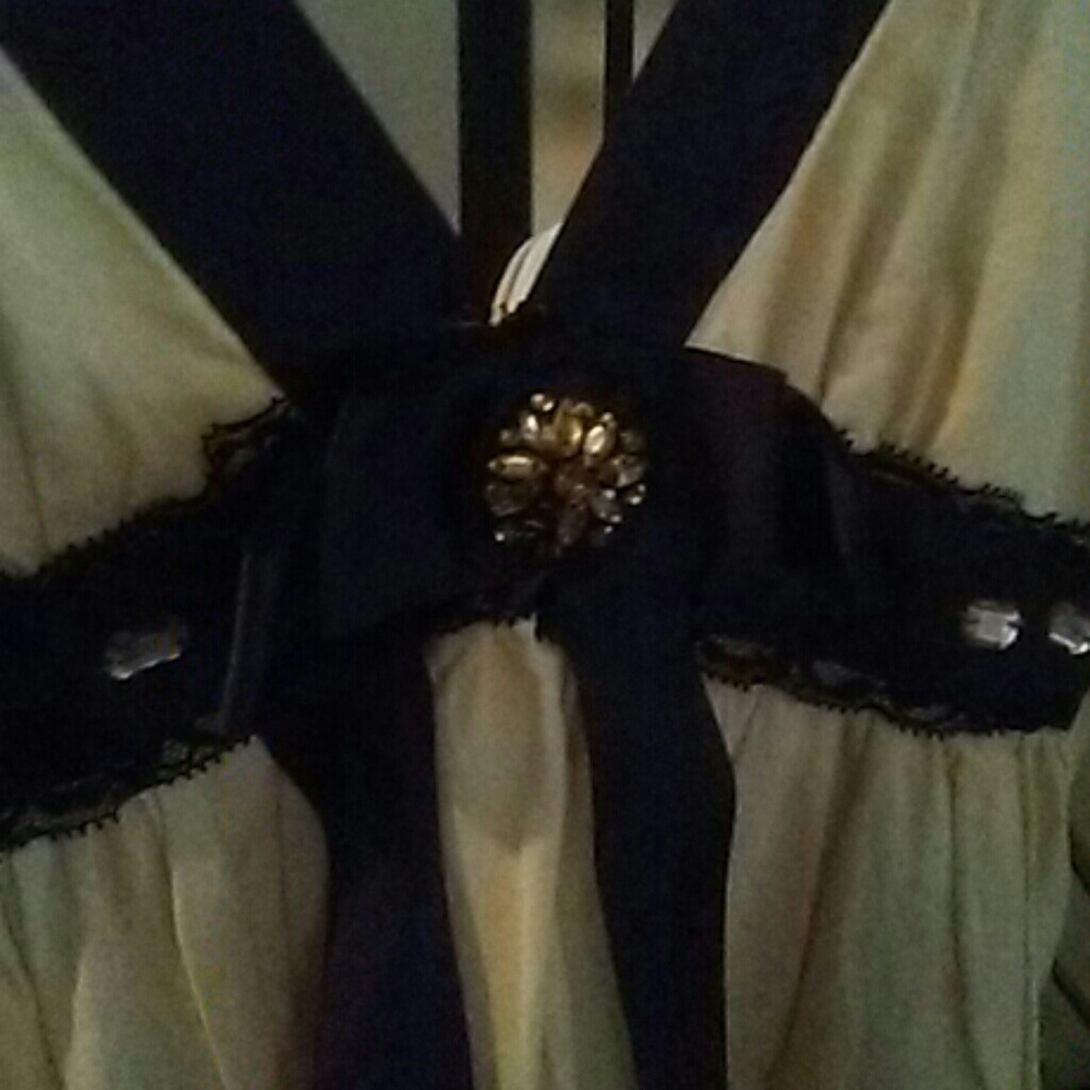 Dress - Picture 3 of 4