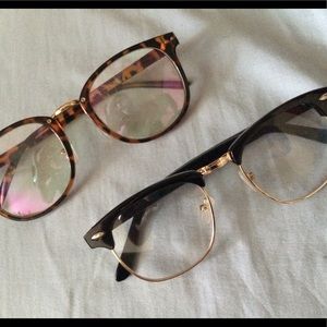 2 pairs of fashion glasses