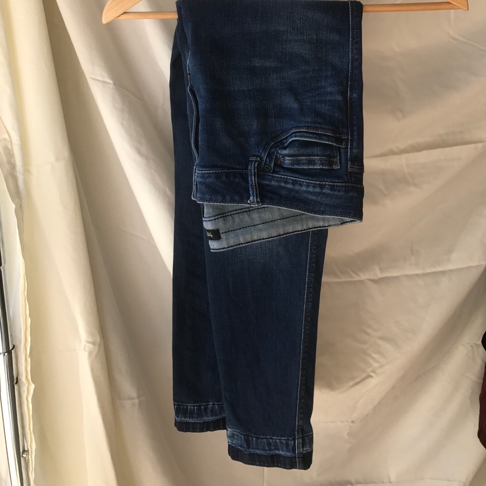 WHBM Medium Wash Skimmer Jean