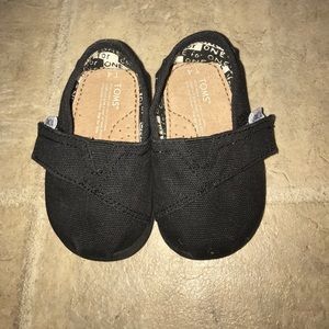 Tiny Toms- Black Canvas
