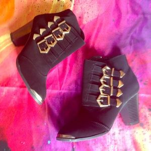 Modcloth Bamboo Black & Gold Buckled Ankle Booties