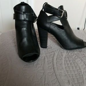 Heeled booties