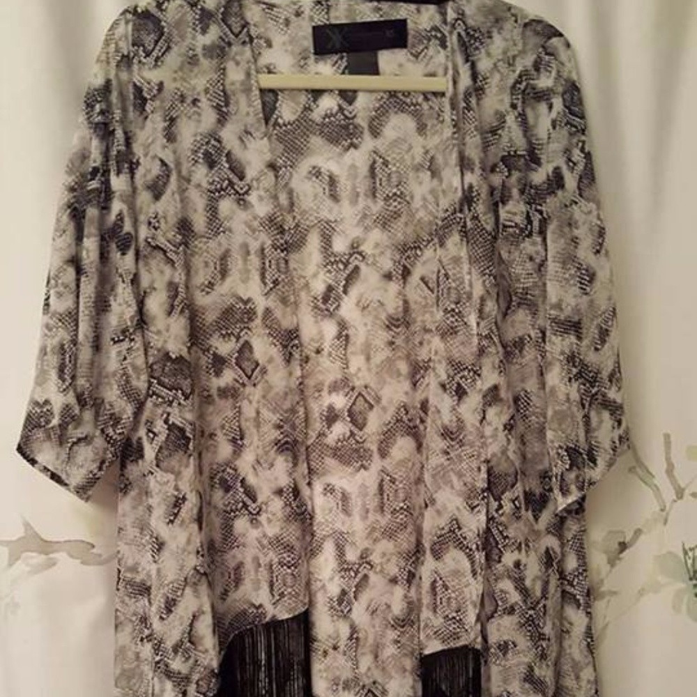 Kim Kardashian Kimono