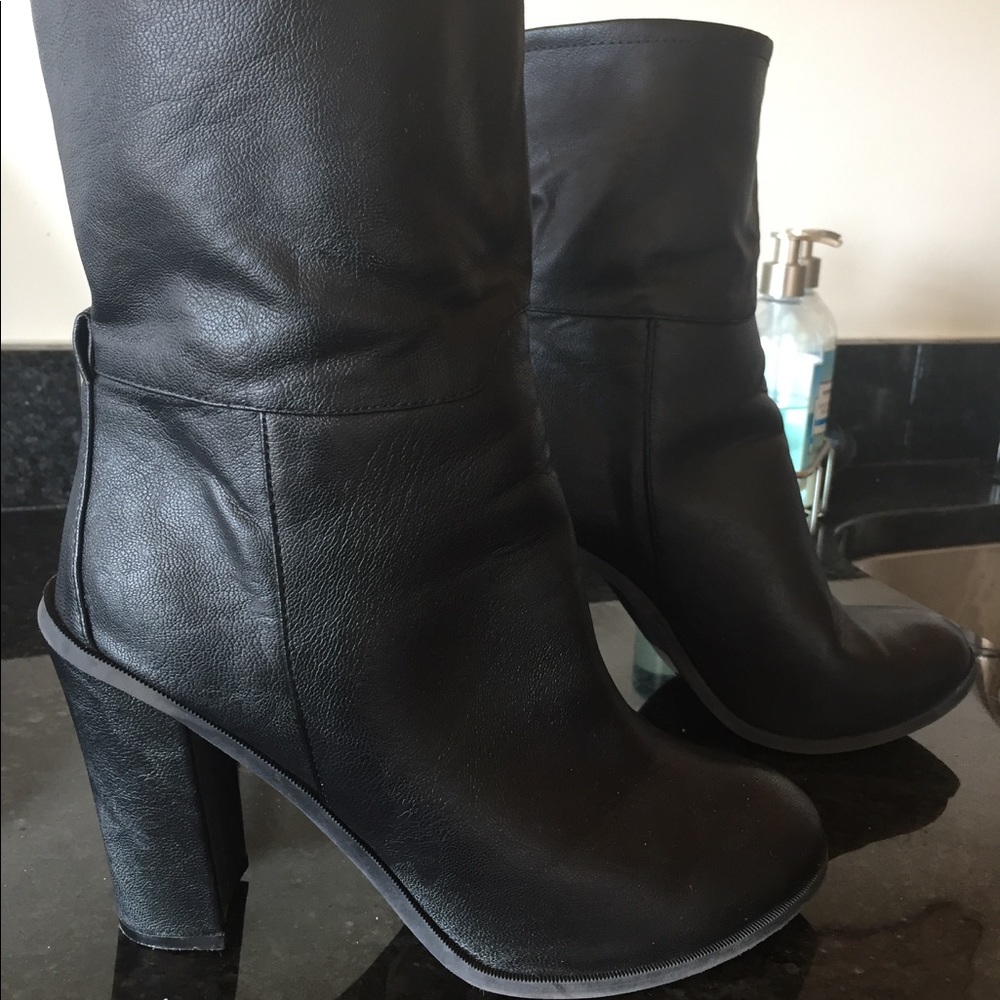 Blank Leather Heeled Boots
