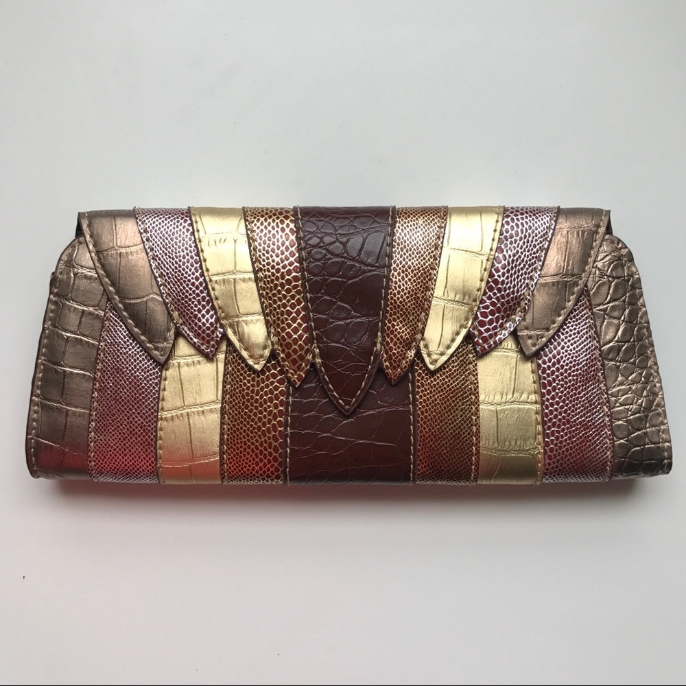 ⭐️FLASH SALE⭐️Chinese Laundry Clutch