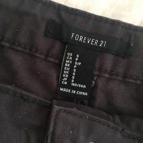 Forever 21 skirt, only used once. Brand new! - Picture 2 of 2