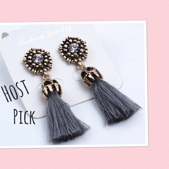 Jewelry - Vintage inspired tassel earrings