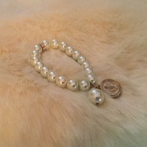 Pearl bracelet