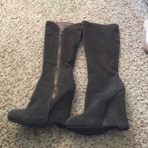 Boots size 8