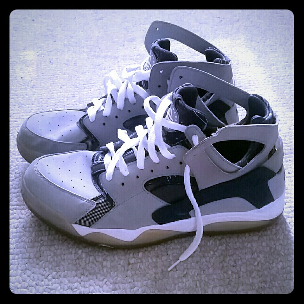 Grey and blue Nike Air trainer huarache