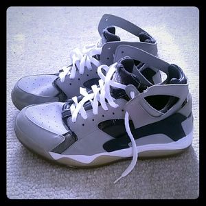 Grey and blue Nike Air trainer huarache