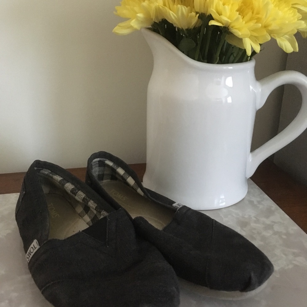 {TOMS} Dark blue denim, size 6.5