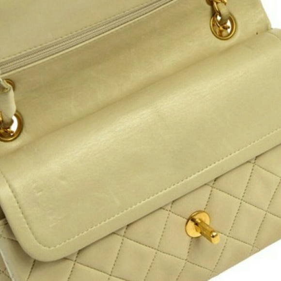 Chanel handbag - Picture 2 of 3