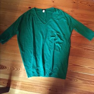 Kerisma S/M 3/4 sleeve sweater. Kelly Green/LT pk