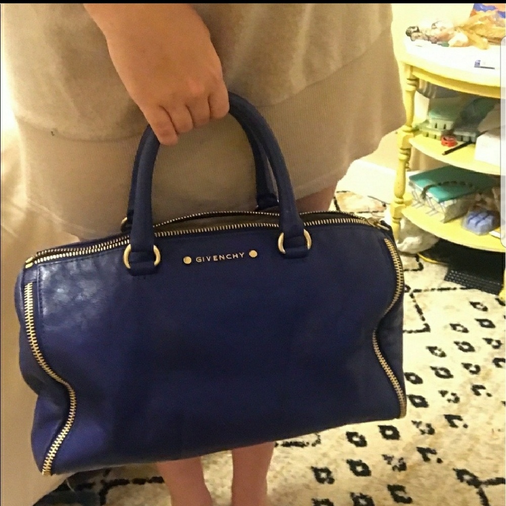 Givency small tote