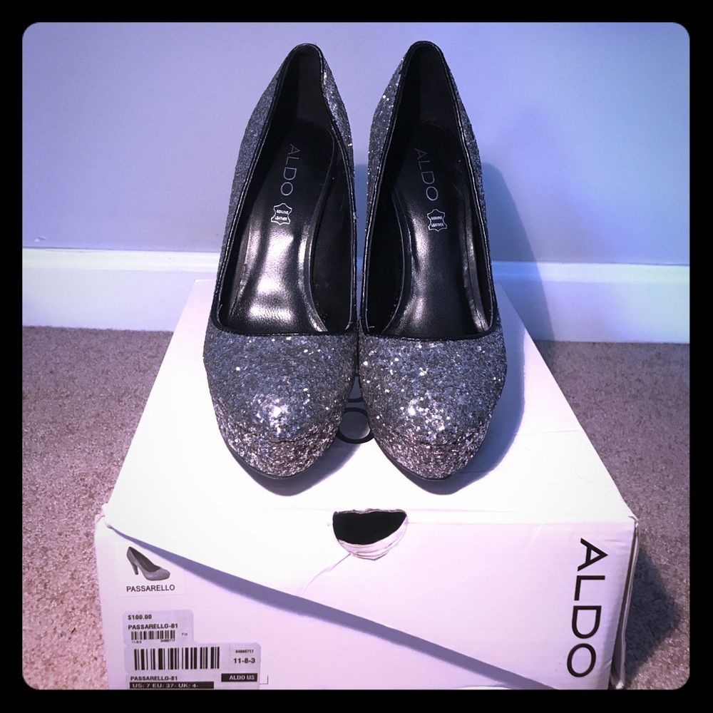 🌼MAKE AN OFFER🌼Size 7 Aldo- Passarello Pumps