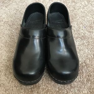 Size 35 danskos