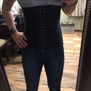 Adjustable waist trainer