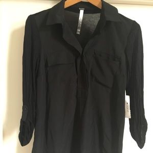 Kensie black button up NWT