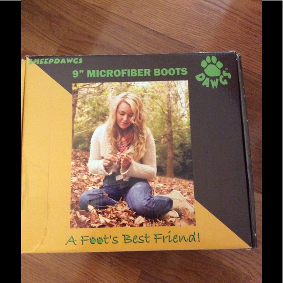 Boot - Picture 2 of 5