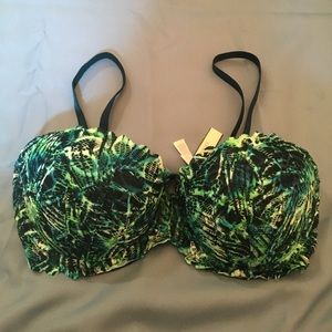 NWT VS Pink. Push-up 34DD.