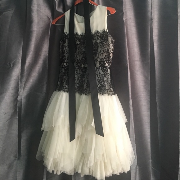 👗Gorgeous Dress 👗 - Picture 2 of 4