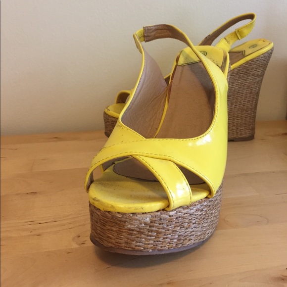 Bright yellow sassy wedges - Picture 2 of 3