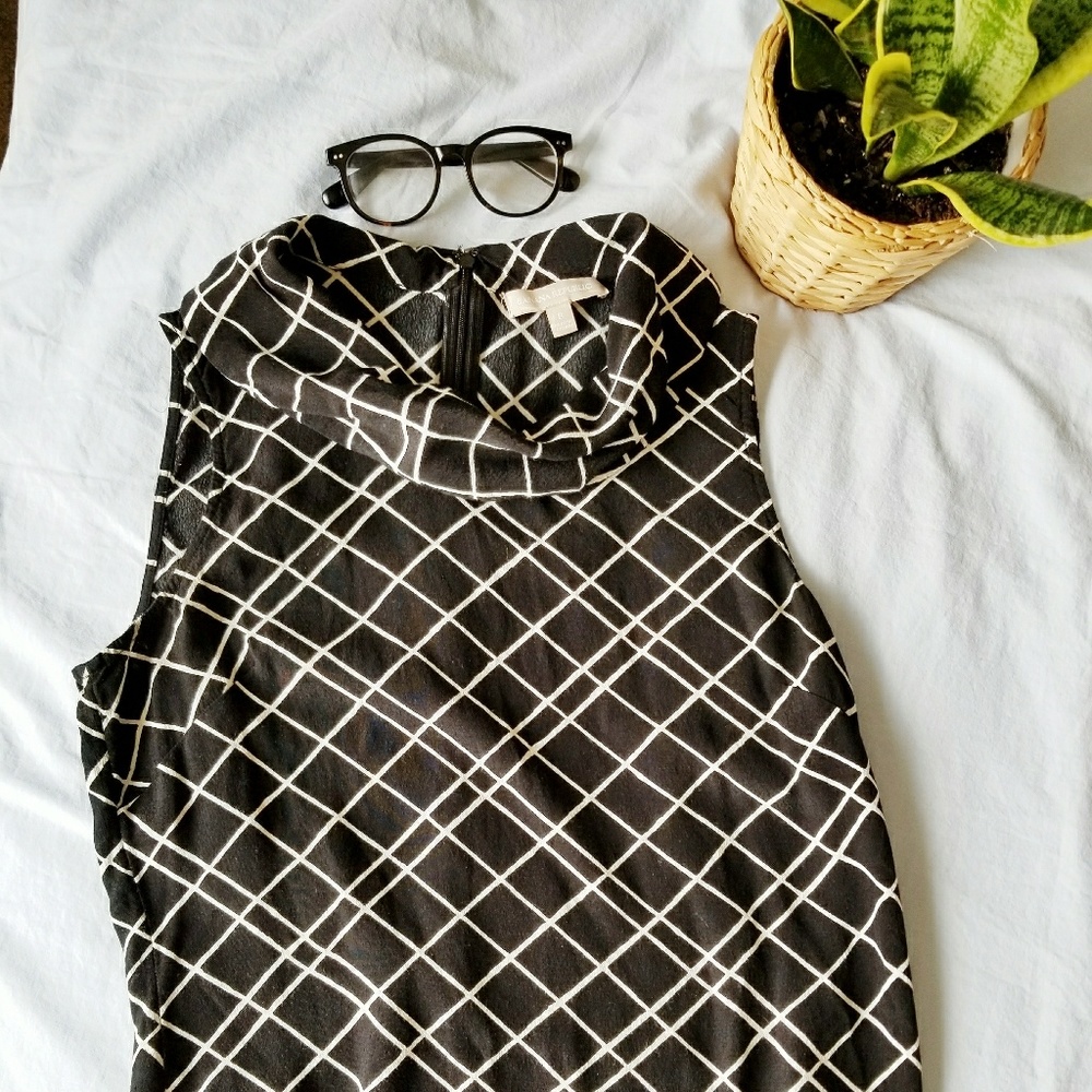Black and white Banana Republic blouse