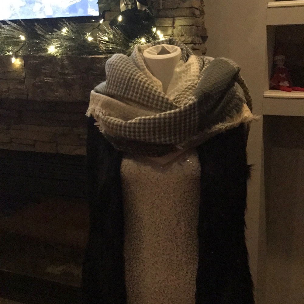 LAST ONE !!Blanket scarf in grey / sale ๐๐ - Picture 7 of 8