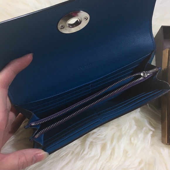 Coach wallet ❌sold❌ - Picture 4 of 4