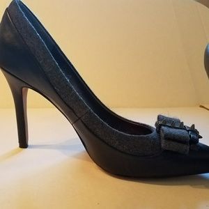 High heeled pumps