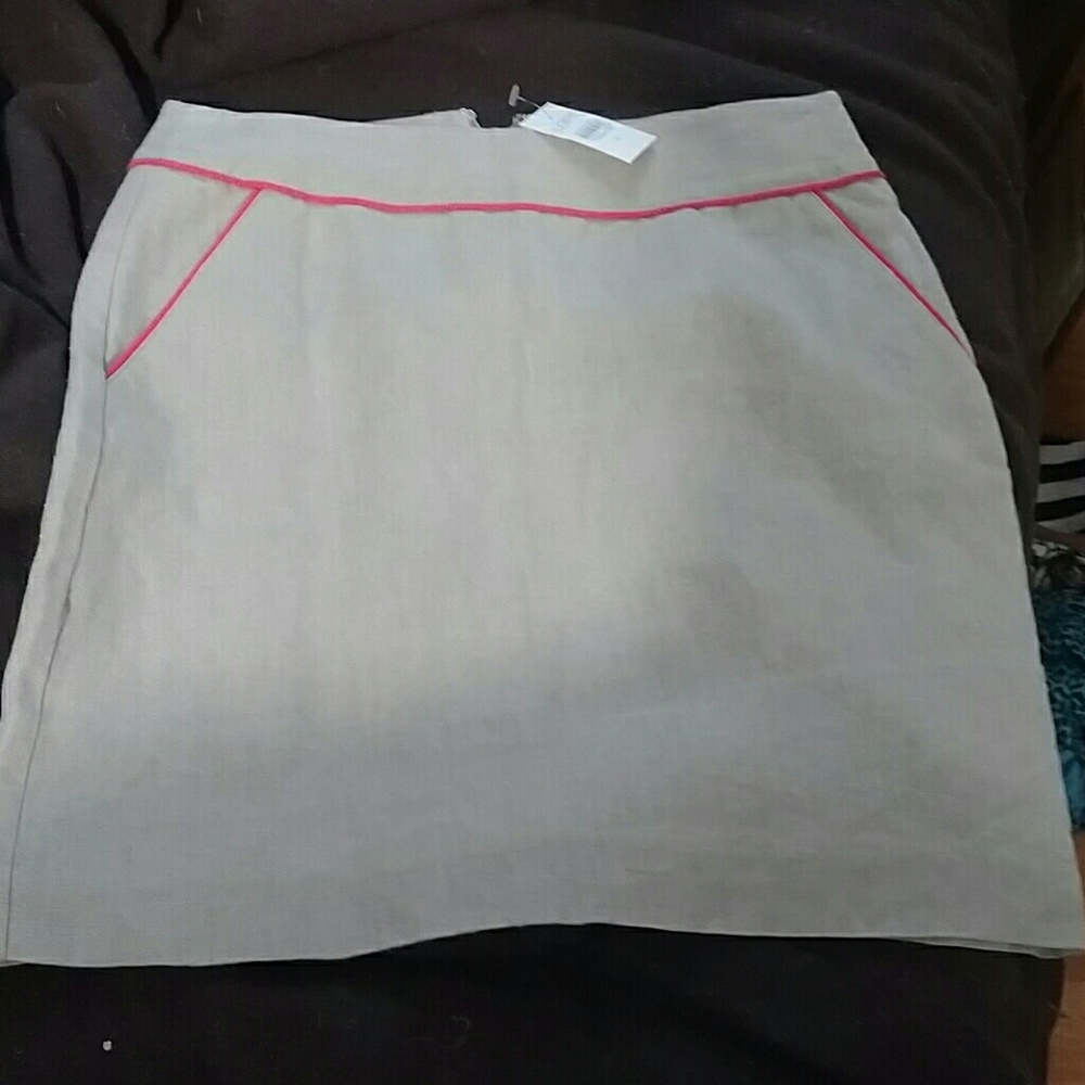 Cute linen pencil skirt w neon piping BOGO 50% OFF