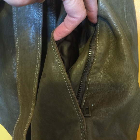 Gorgeous soft olive green leather jacket - Picture 3 of 7