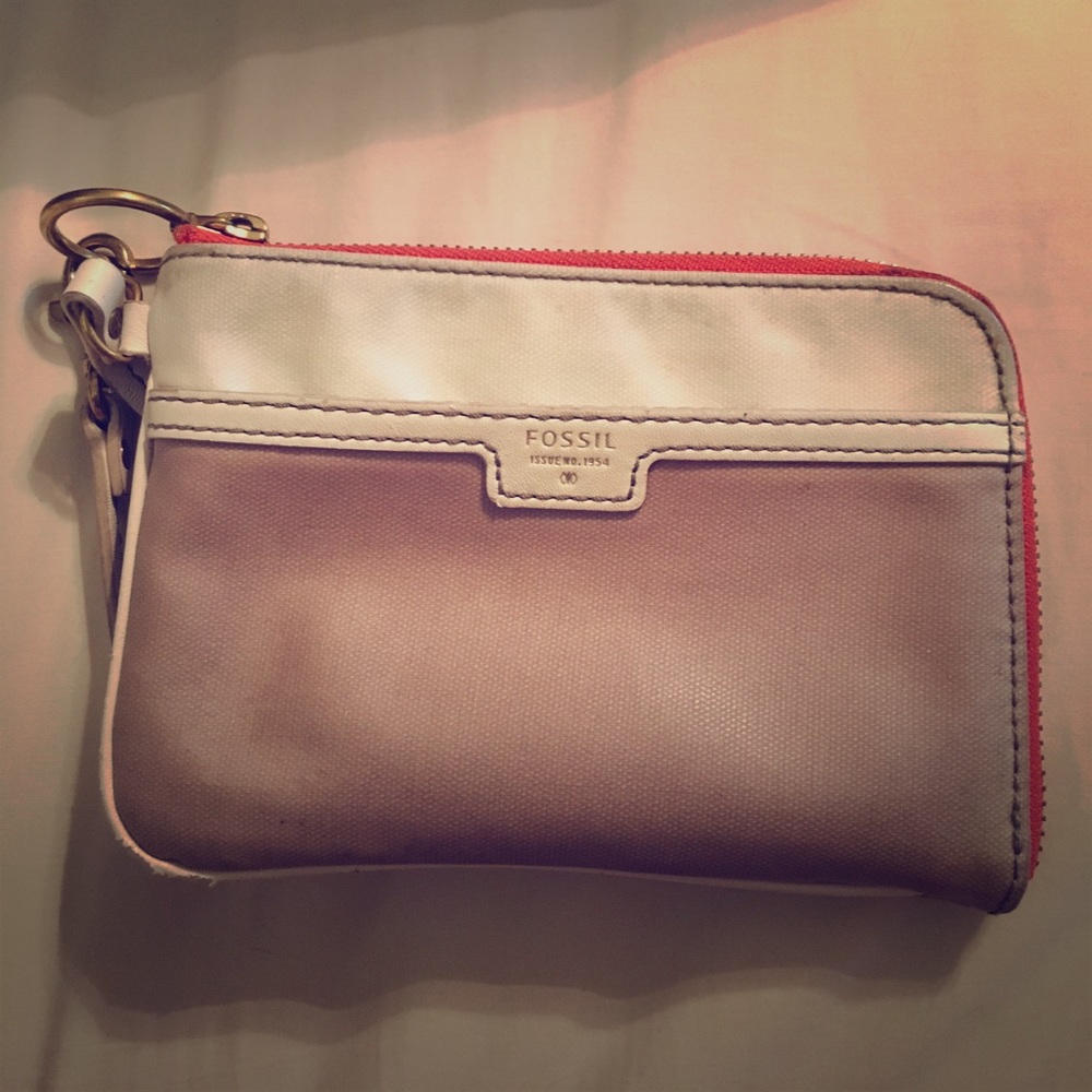 Fossil wristlet