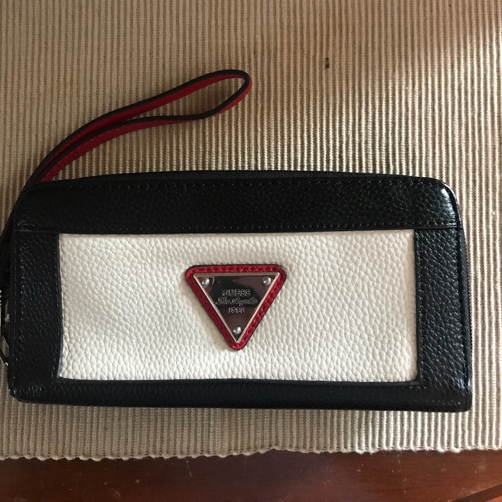 GUESS wallet