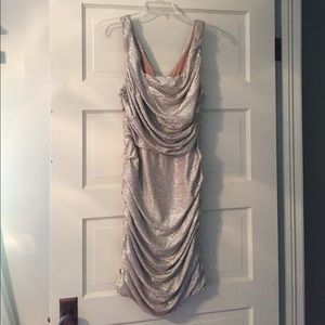 Gold Party Dress 🎉💃🏼